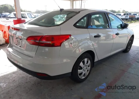 2017 Ford Focus S из США, поврежденный, VIN 1FADP3E26HL215357